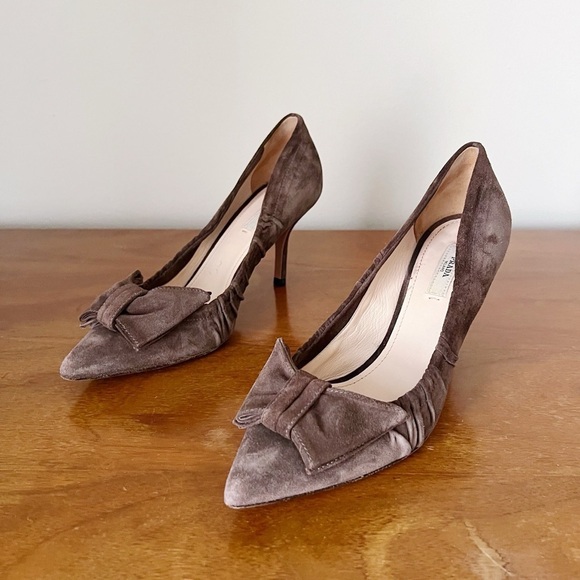 Prada • vintage Y2K brown suede bow kitten heels pumps ruched pleated point toe - Picture 2 of 10